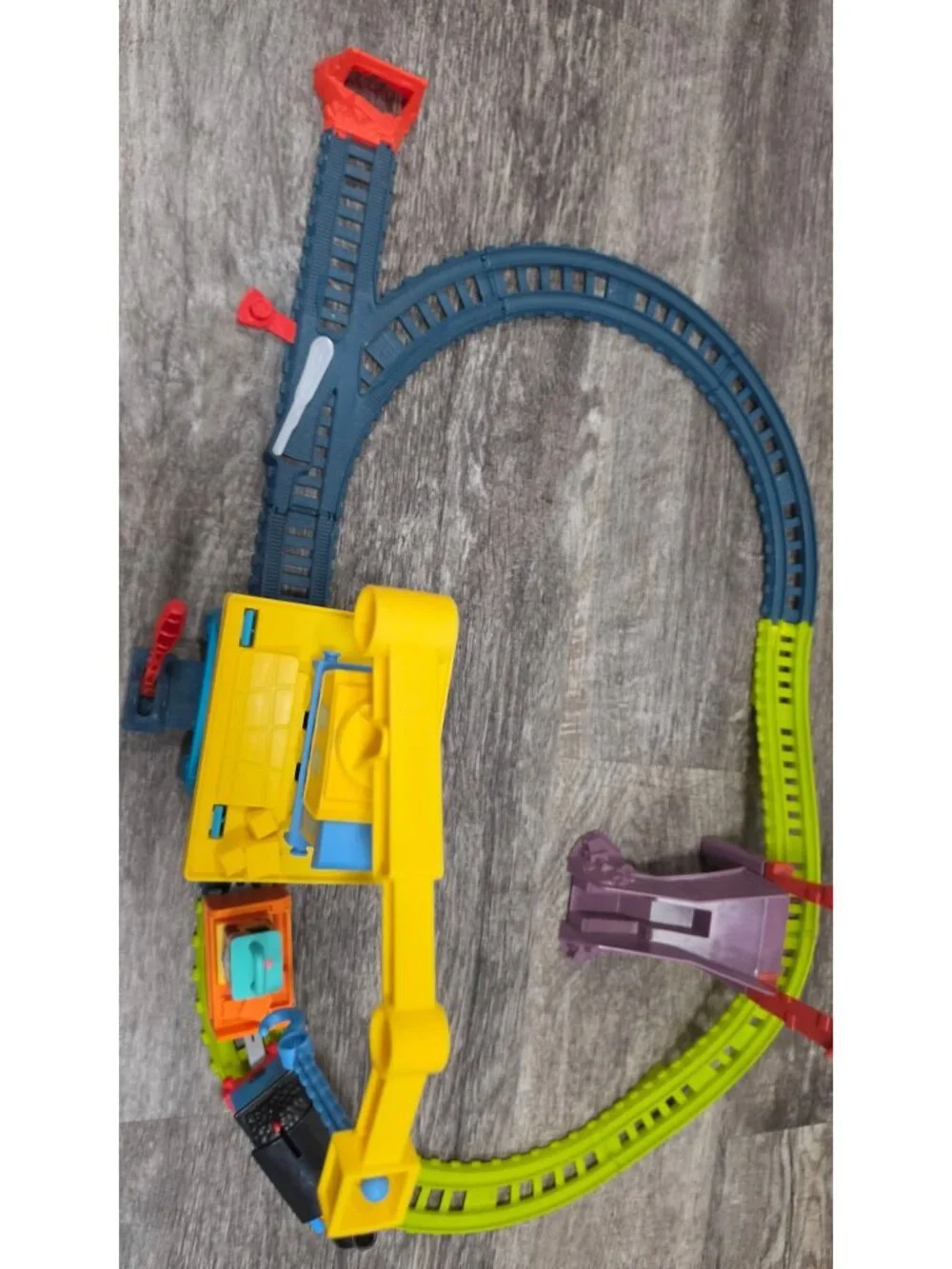 THOMAS FRIENDS FIX EM UP FRIENDS MOTORIZED TRAIN TRACK SET CARLY CRANE HDY58 LOT